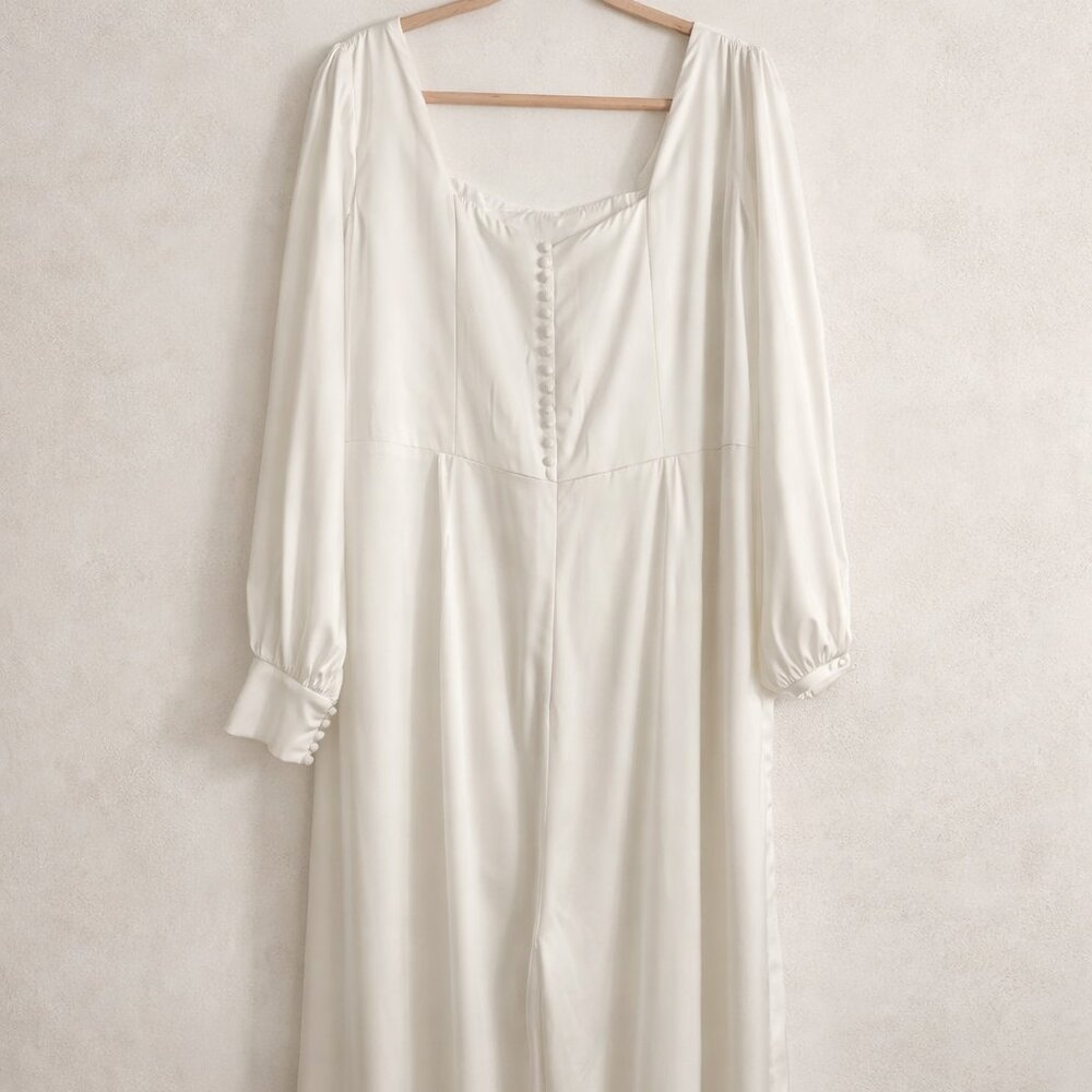 Milanoo White Long Sleeve Bridal Jumpsuit Size 24